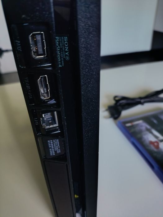 Konsola PlayStation 4 SLIM 500GB