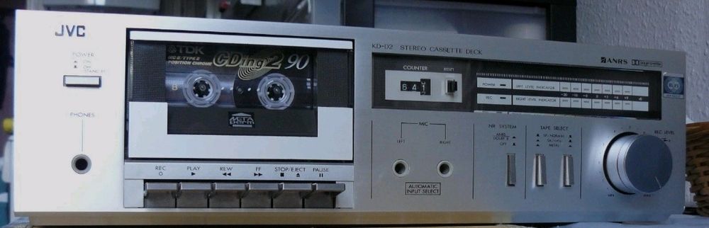 Продам касетну деку JVC KD-D2, made іn Japan