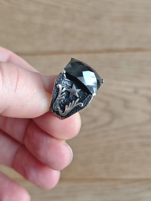 Шикарний срібний перстень з оніксом