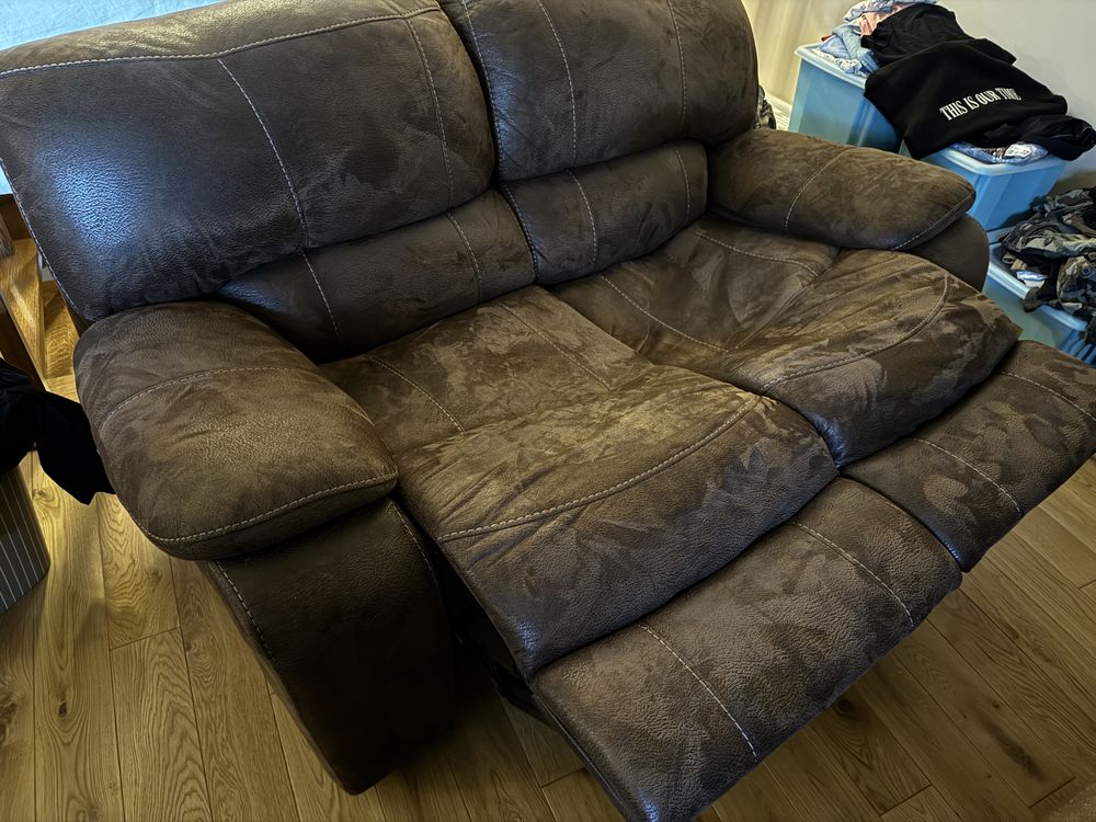 Dwie sofy 3os i 2os z funkcją relax. Turbo wygodne! Uszkodzone!