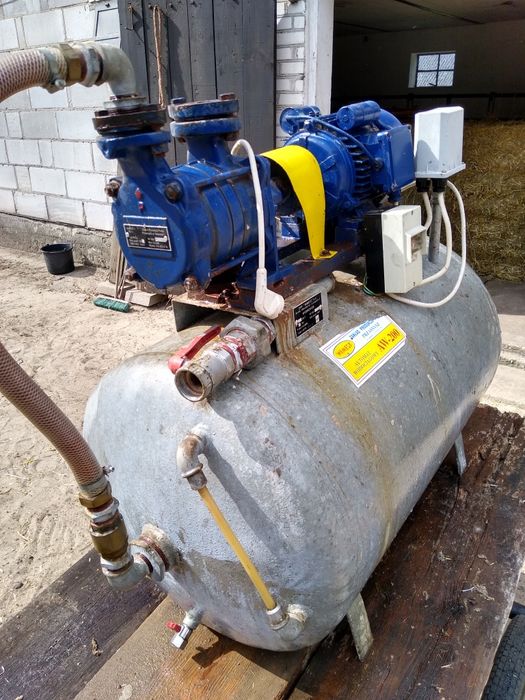 Hydrofor z pompą