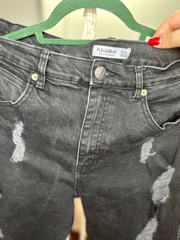 Czarne jeansy rurki z wysokim stanem pull&bear