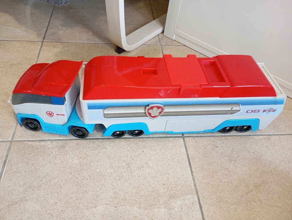 Conjunto de veículos e torre de Controlo Patrulha Pata