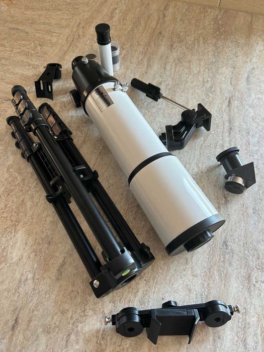 Teleskop astronomiczny  przenośny, przesłona 80 mm apertura 600 mm