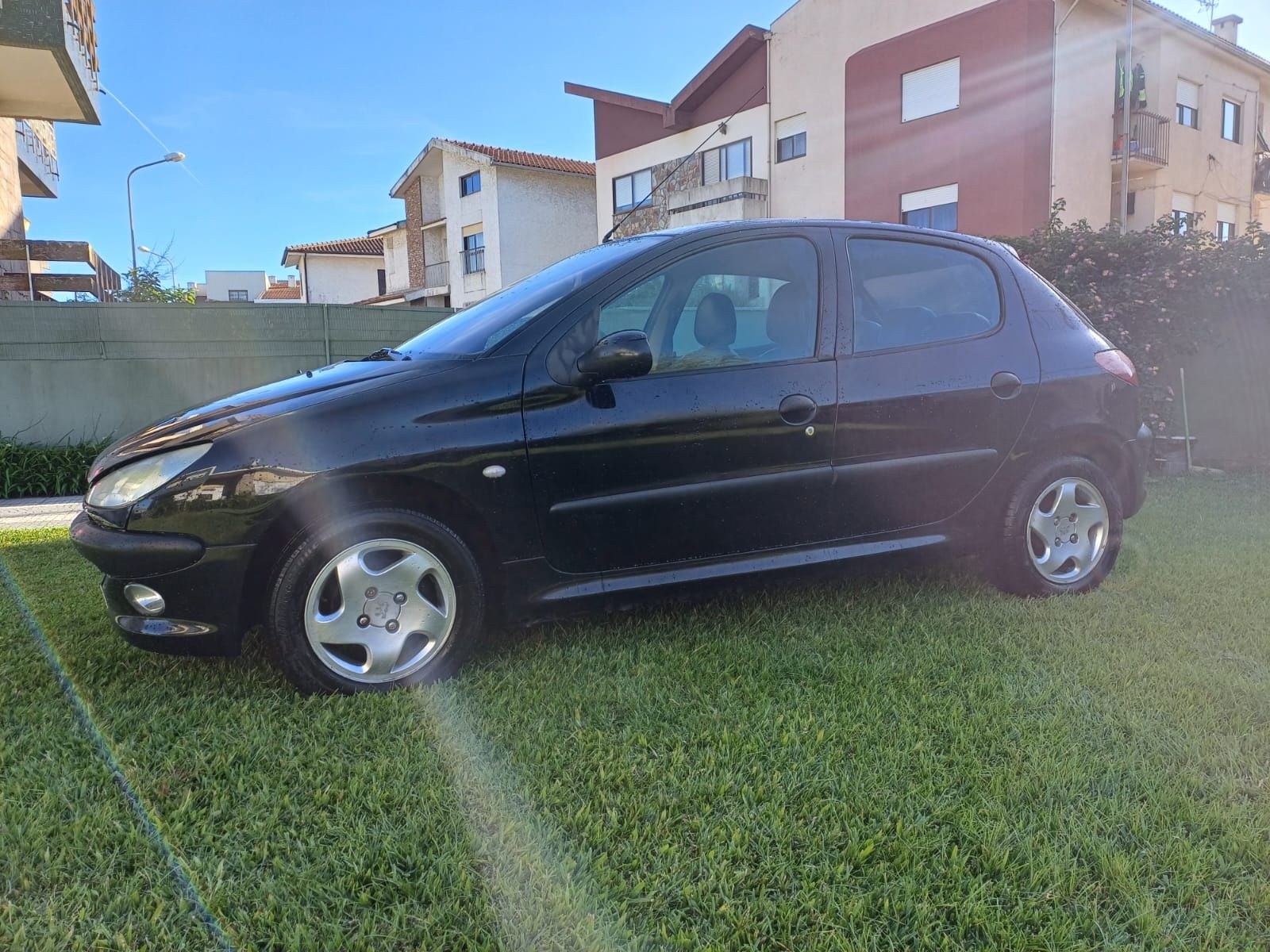 Peugeot 206 em bom estado