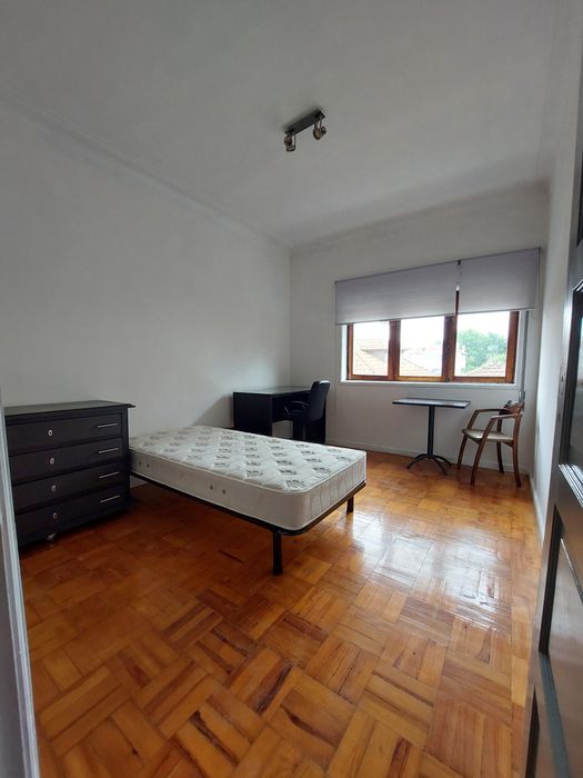 Quarto Porto Anual - Areosa a 1.5km das Universidades