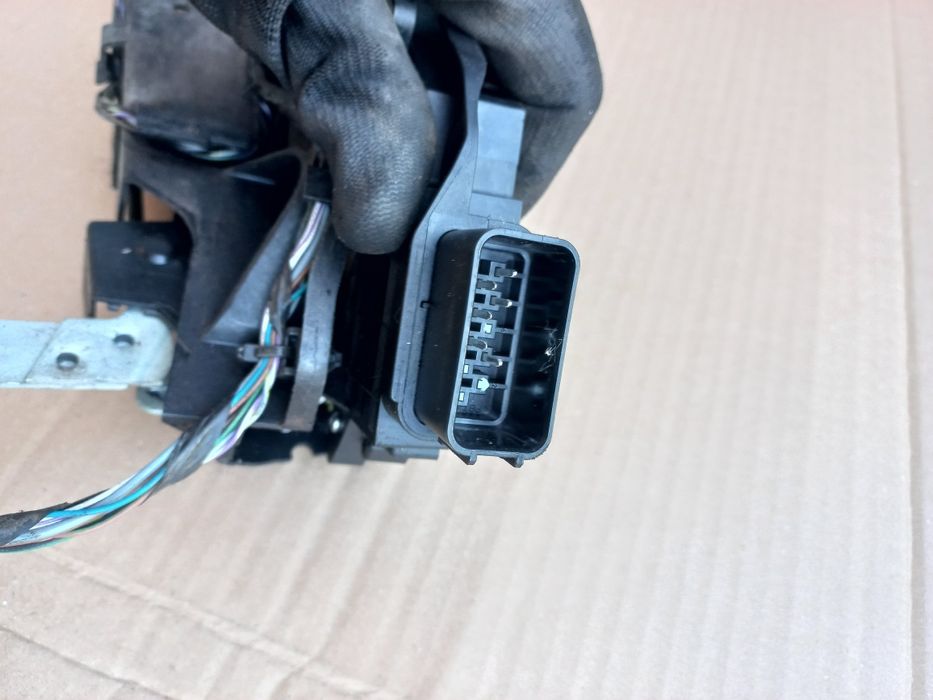 Zamek drzwi prawy przód ford mondeo s-max galaxy 8s7a-a21812-ca