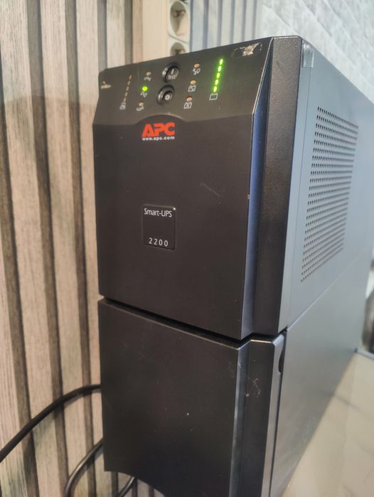 APC  Smart-UPS 2200