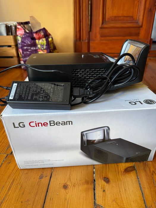 Projektor LG PF1000U – krótkoogniskowy