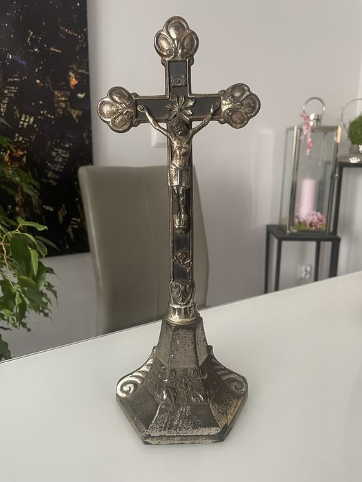 Krzyż krucyfiks, metalowy, duzy, zdobiony