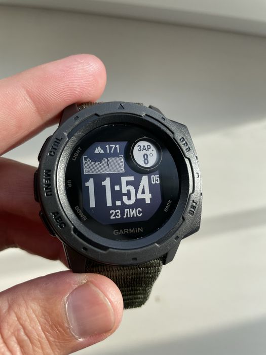 GPS-годинник Garmin Instinct.