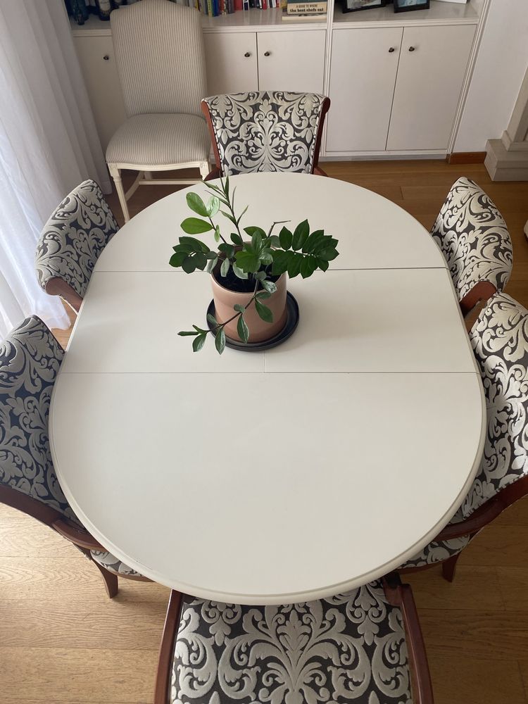 Mesa de sala de jantar branca/creme