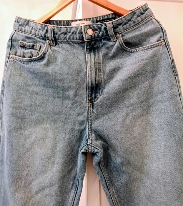Jeansy Reserved straight z wysokim stanem. M 38