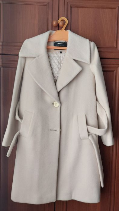 Тепле пальто з поясом