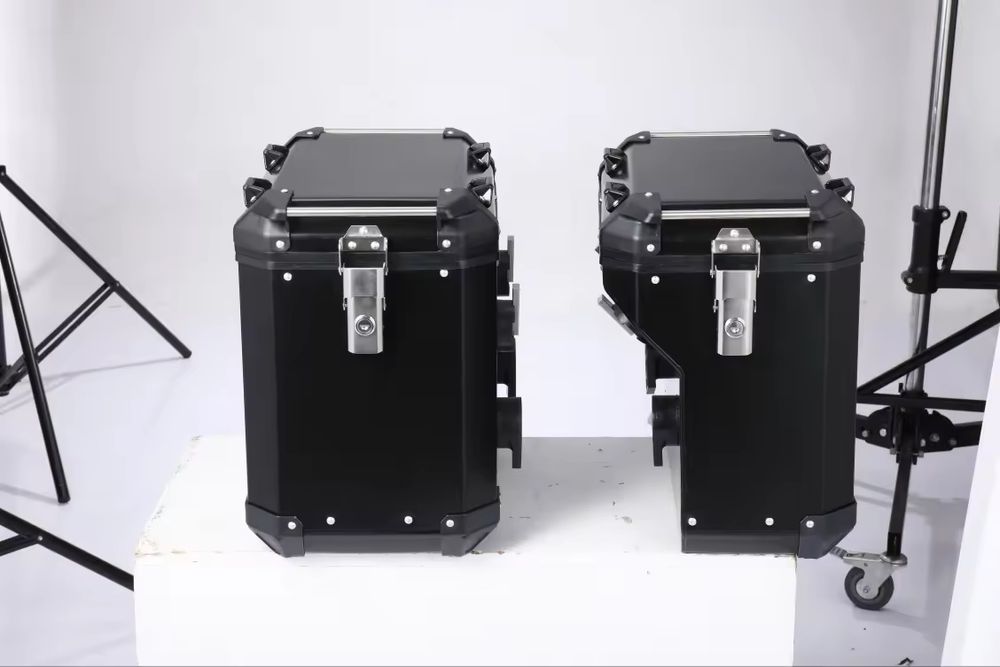 (NOVO) Malas Laterais + Top Case Alumínio/Pretas CF Moto 700ADV