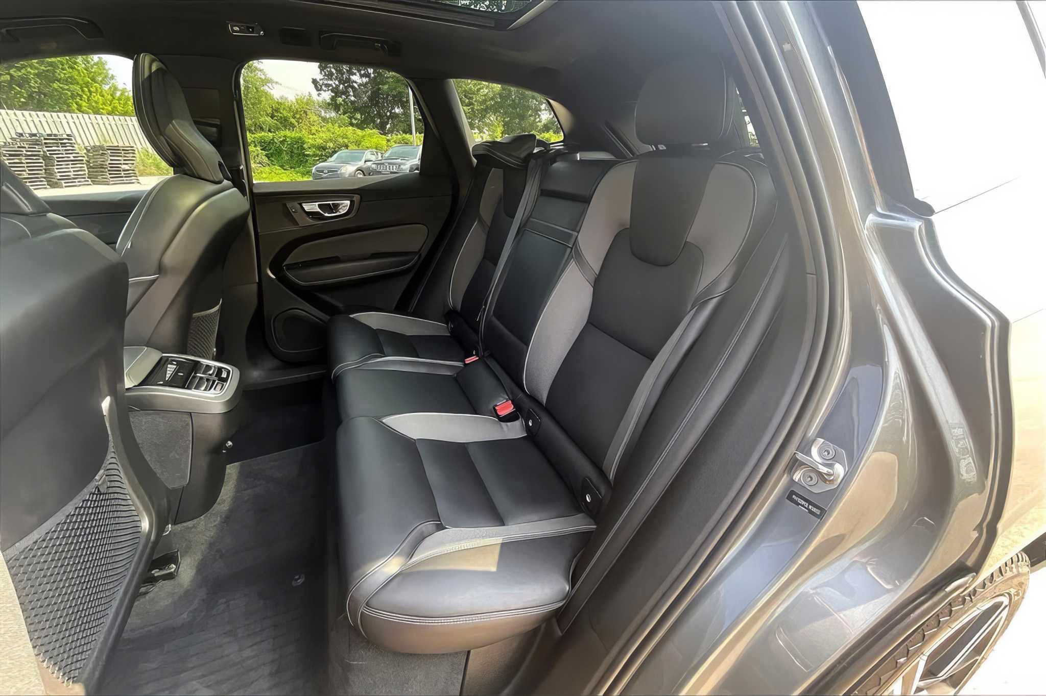 2020 Volvo XC60 T5 R-Design