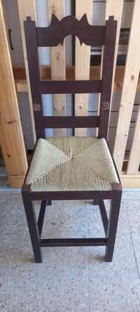 Cadeira antiga usada