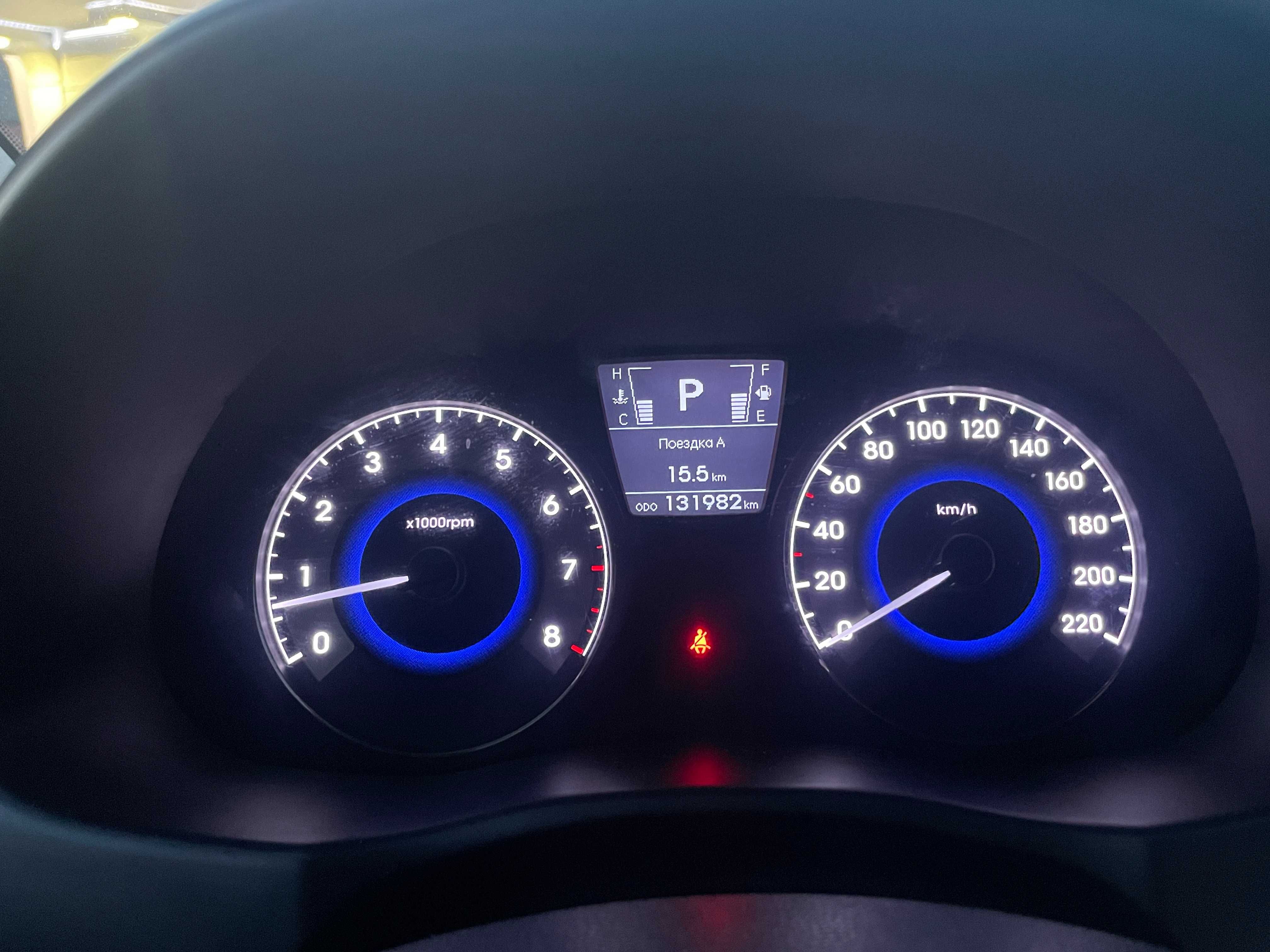 Hyundai Accent 2011 1.6 л