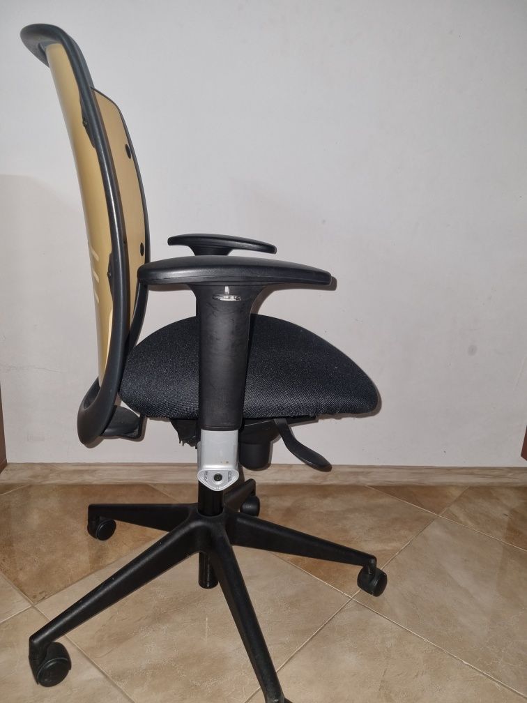 Fotel obrotowy, krzesło do biurka