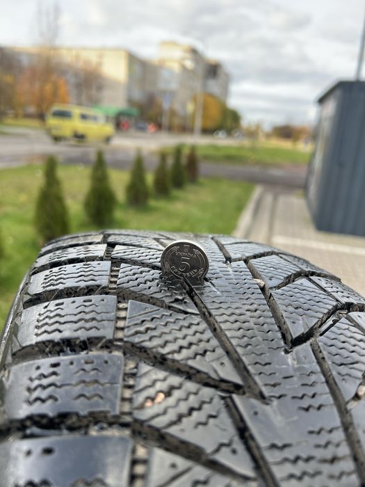 Продам зимові Покришки (резина)  Hankook R15