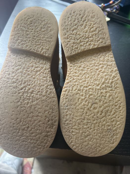 Botins de menina em pele com renda e os atacadores em cetim lindos n29