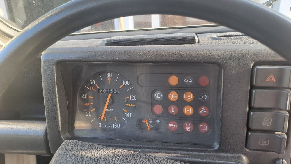 Renault 4L toda recuperada