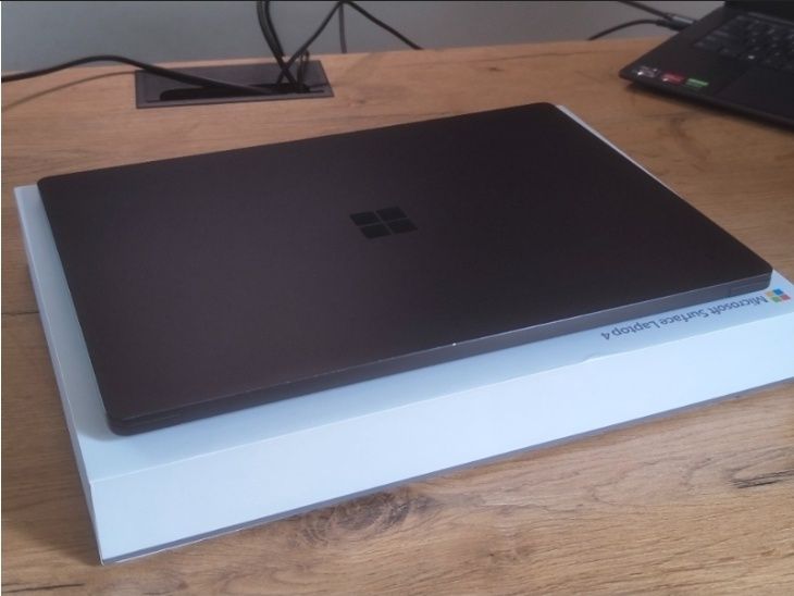Microsoft surface 4  15" 2tb dysk!!!