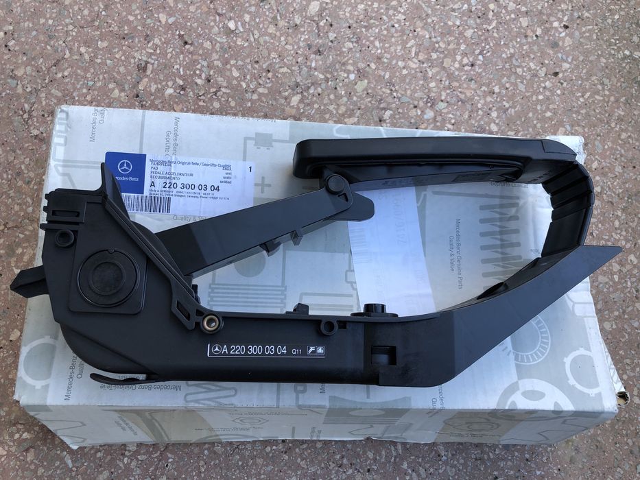 Педаль газа (акселератора) Mercedes W221, C216, W216 (A2203000304)