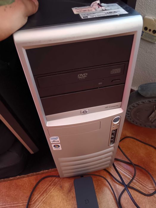 Vendo PC HP fixo.