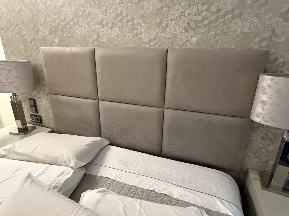 Cama+ mesinhas de cabeceira