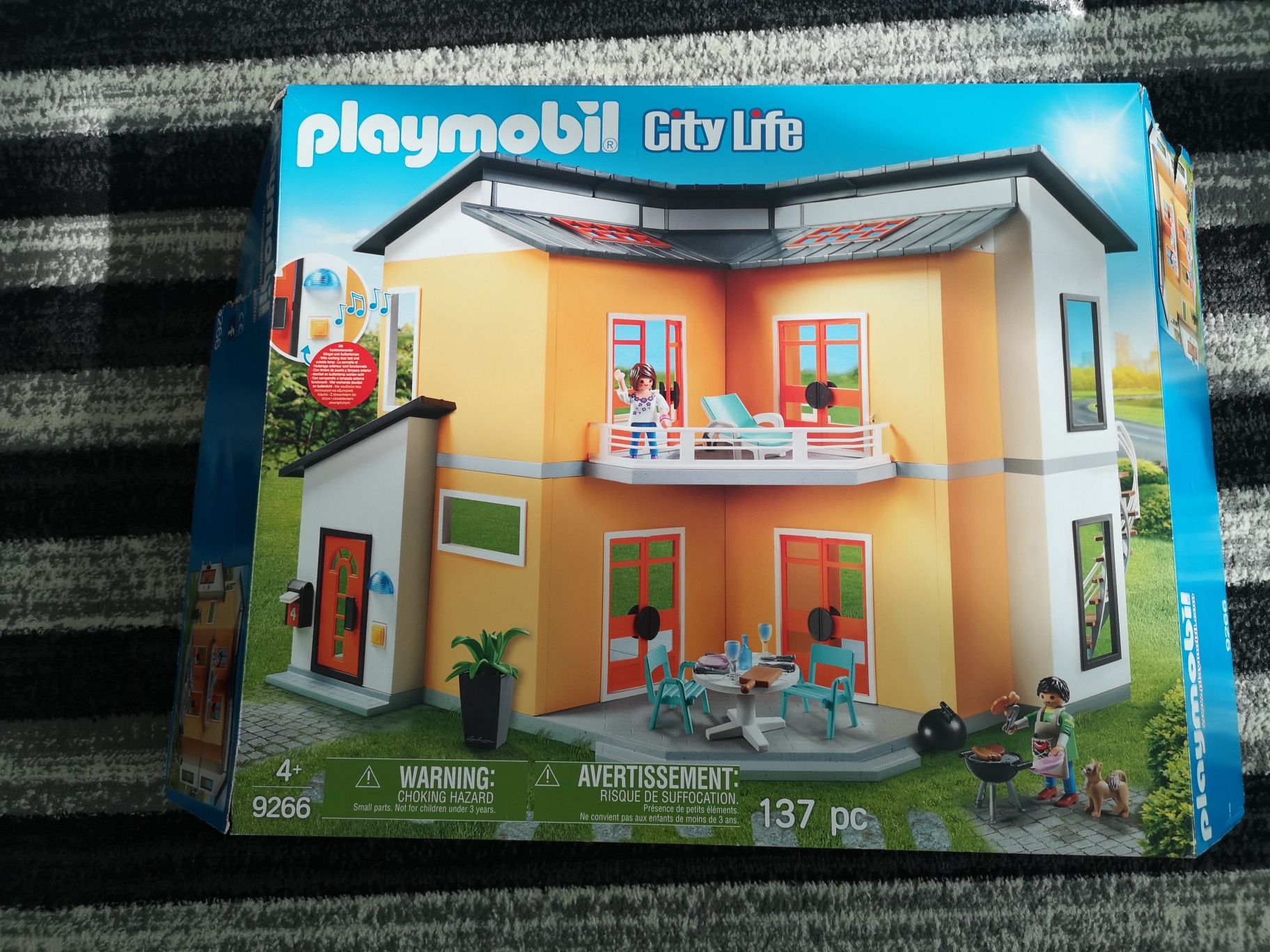 Duży dom Playmobil 9266 z dodatkowym pietrem 6554