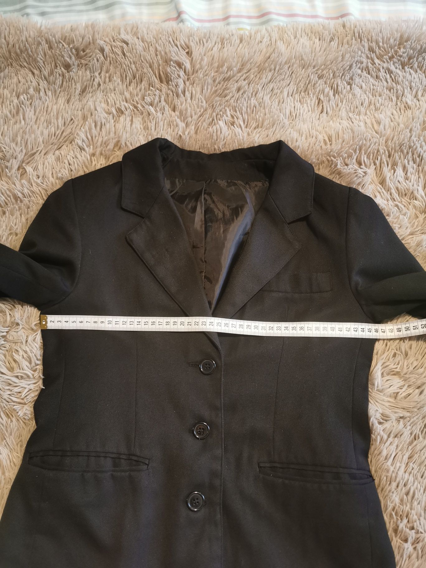 Vende-se fato académico, completo(Blazer, saia, camisa e gravata)