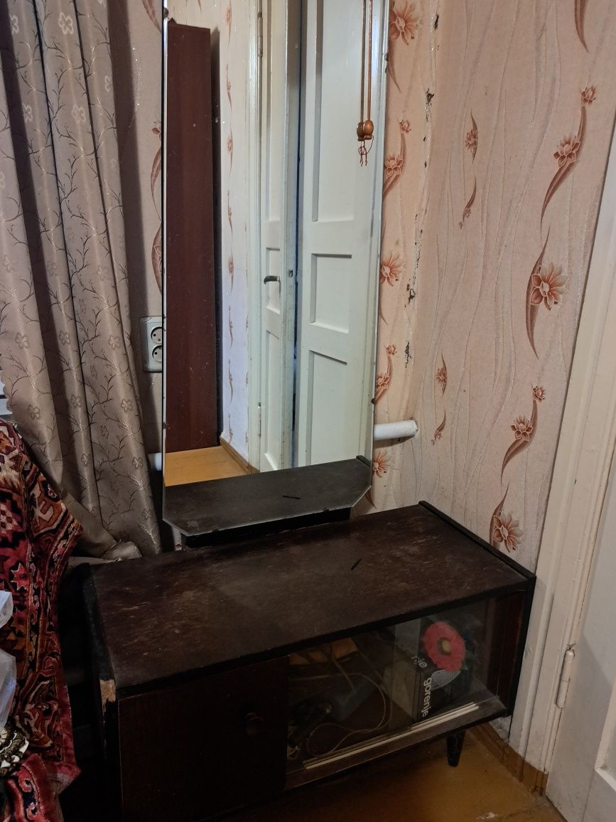 Продам б/у меблі