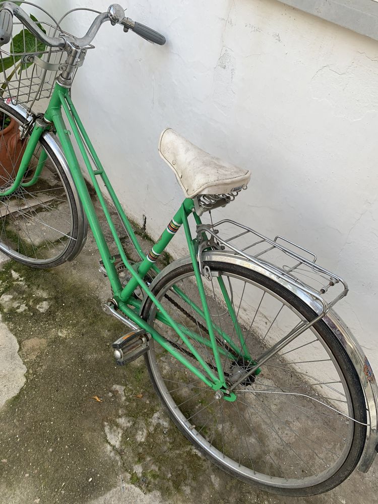 Bicicleta pasteleira antiga