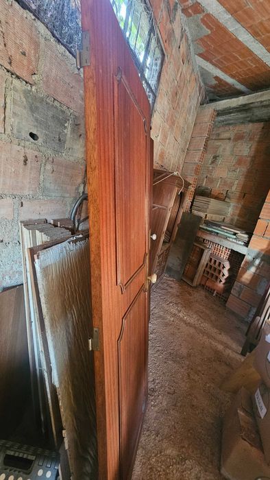 vendo portas de madeira