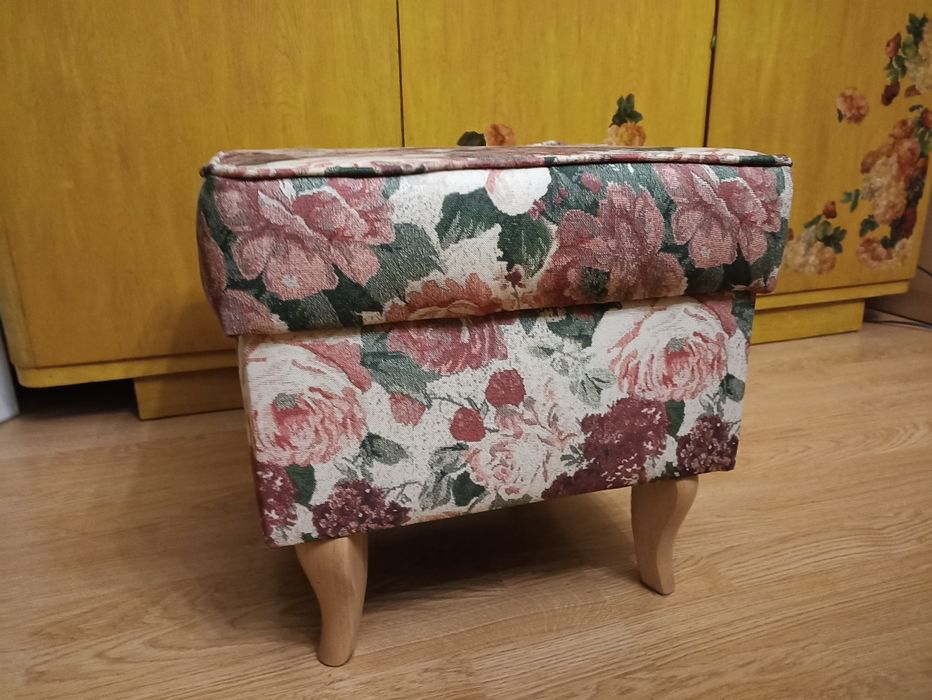 Ozdobna pufa do siedzenia