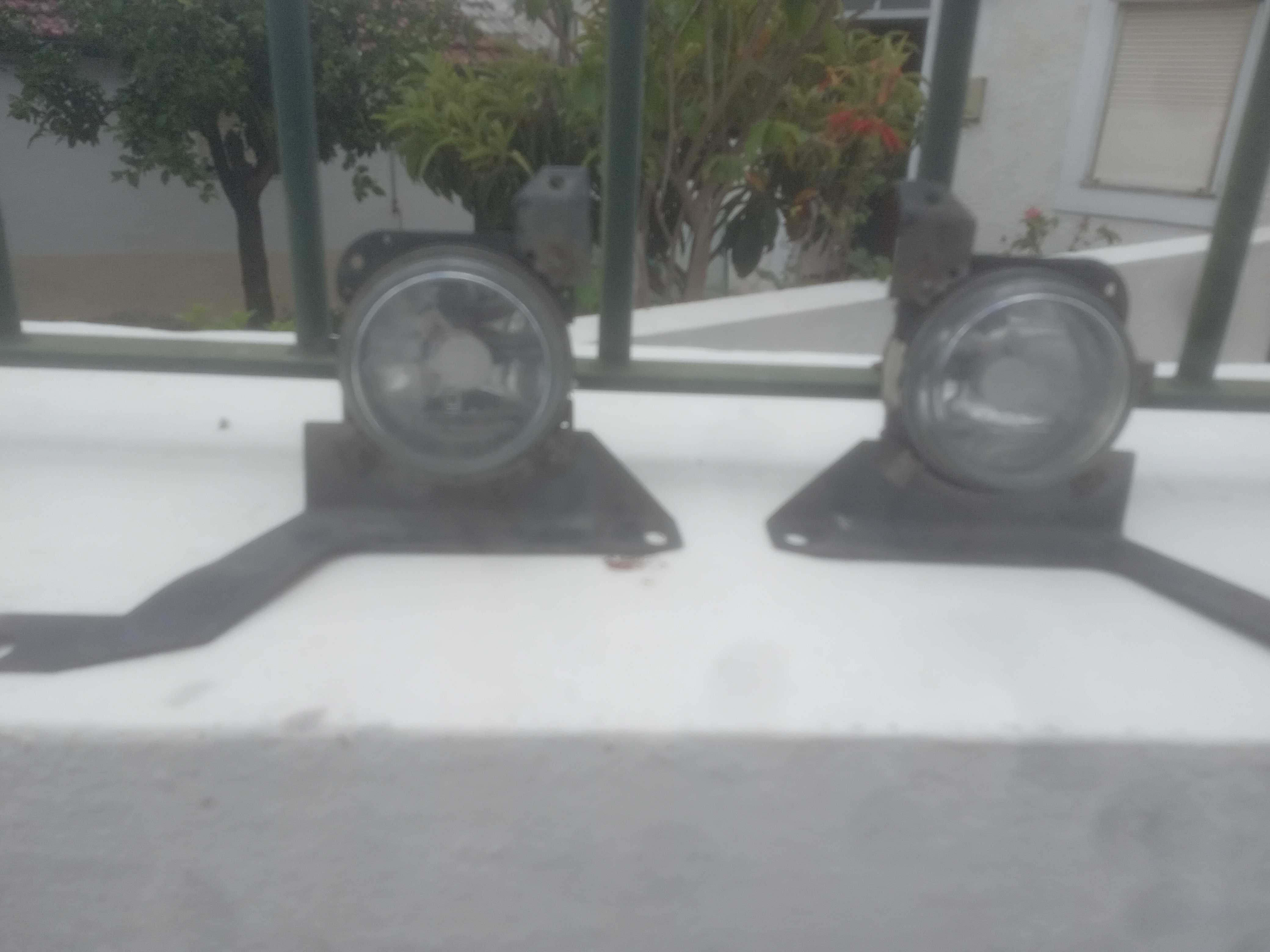Faróis de nevoeiro universais