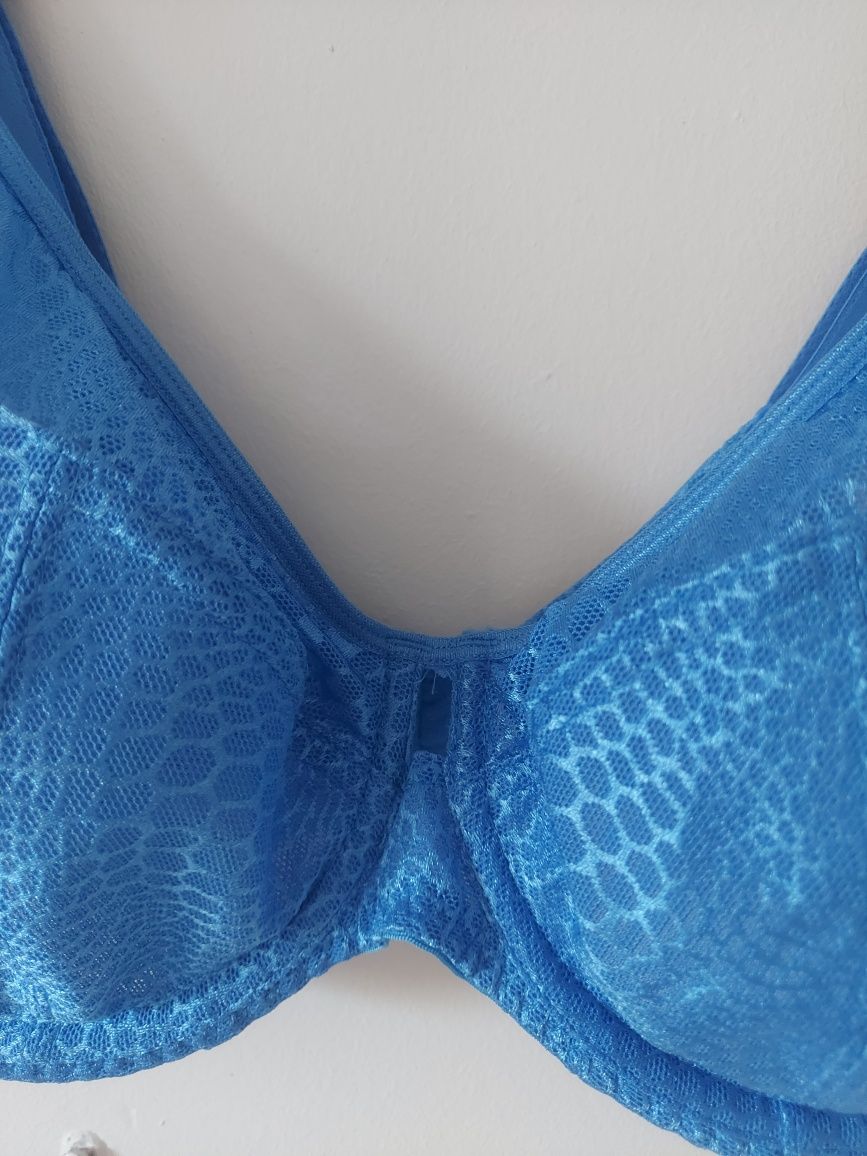 Finezyjny, nowy biustonosz koronkowy blue z UK r 38DD/85E