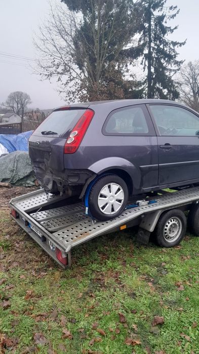 Ford fiesta mk6 facelift