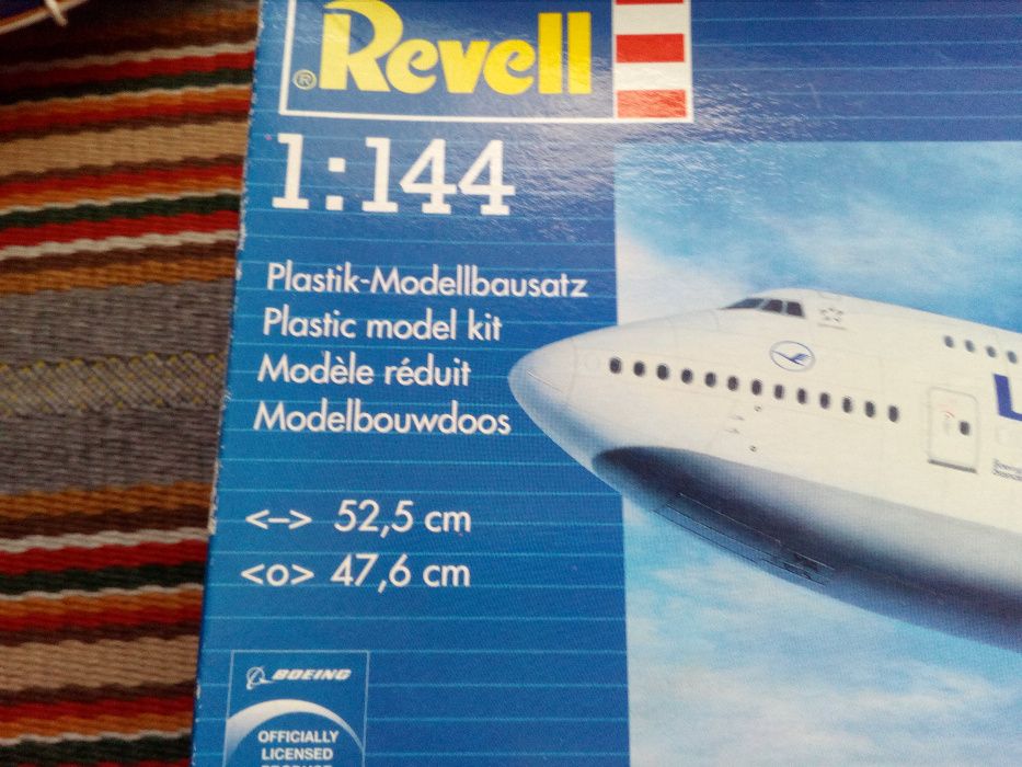 Model Revell Boening 747-8 skala 1:144
