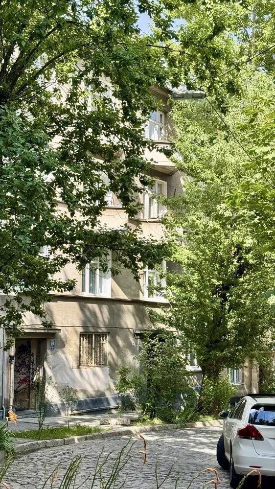 Квартира 22 м&#178; на Тарнавського, 46 у міжвоєнному будинку