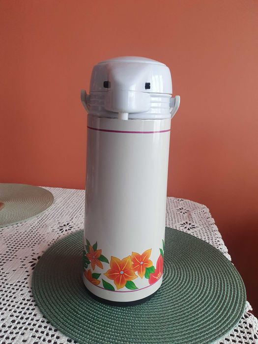 Termos szklany z pomką