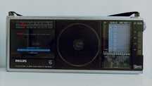 Radiomagnetofon Philips D7456 z lat 80. 9-zakresowy