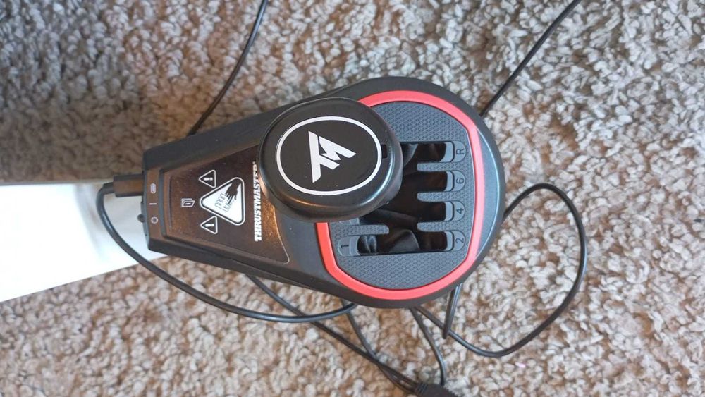 Volante Thrustmaster T248 PS5 / PS4 / PC Com Shifter