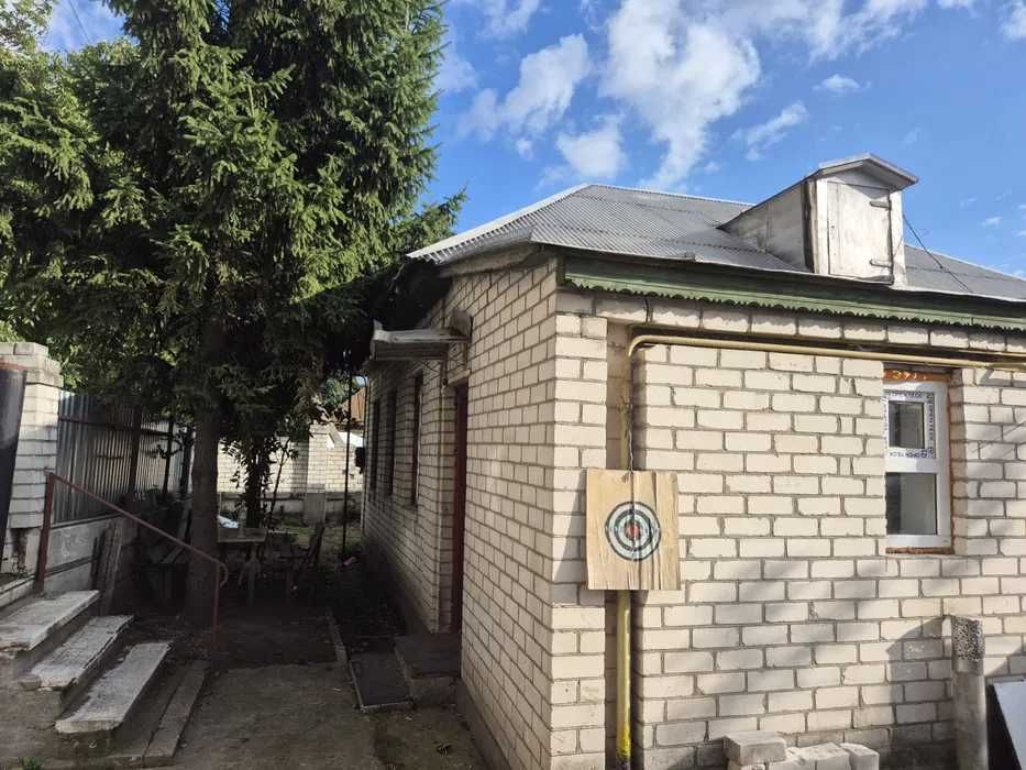 Продам половину будинку з власною землею р-н Громова (Черкаси-Газ)
