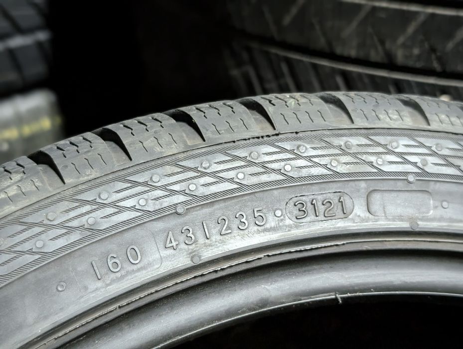 Шини зимові 225 40 r 18 Nokian резина колеса gtyres