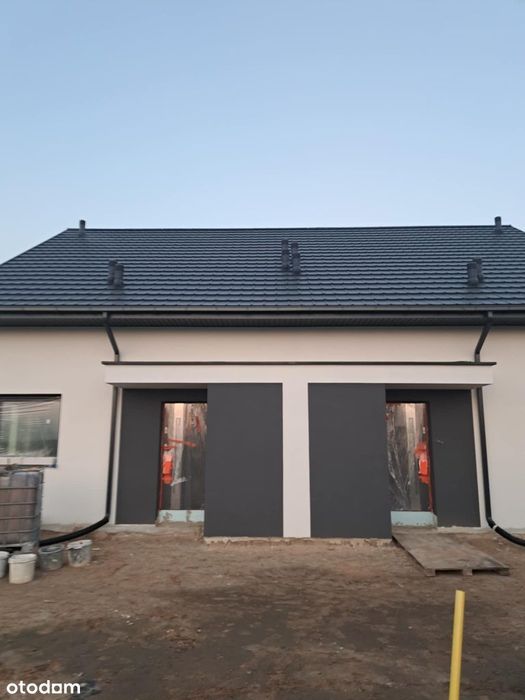 Nowoczesny dom z 4 pokojami w dobrej lokalizacji