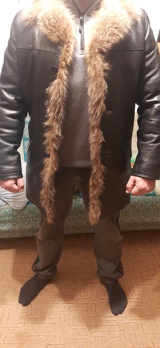 Чоловіча шкіряна куртка, зимова, всередині хутро, розмір 50