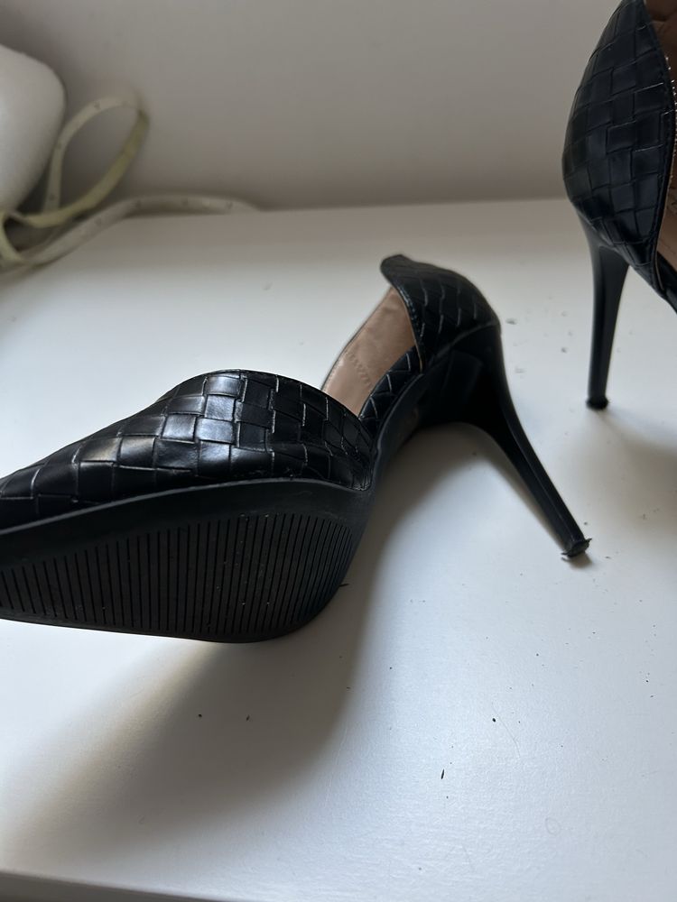 Pumps  pretas altas