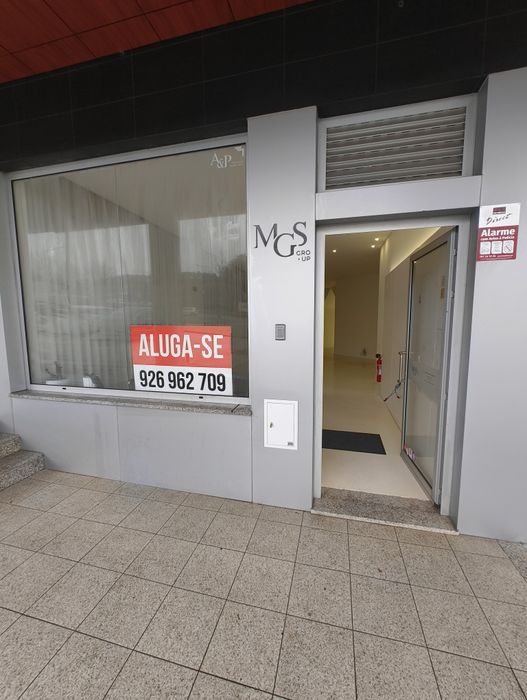 ALUGA-SE LOJA 140 m2